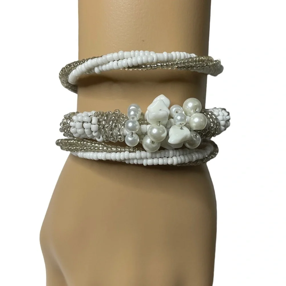 Beaded bracelet white costume jewelry NWOT